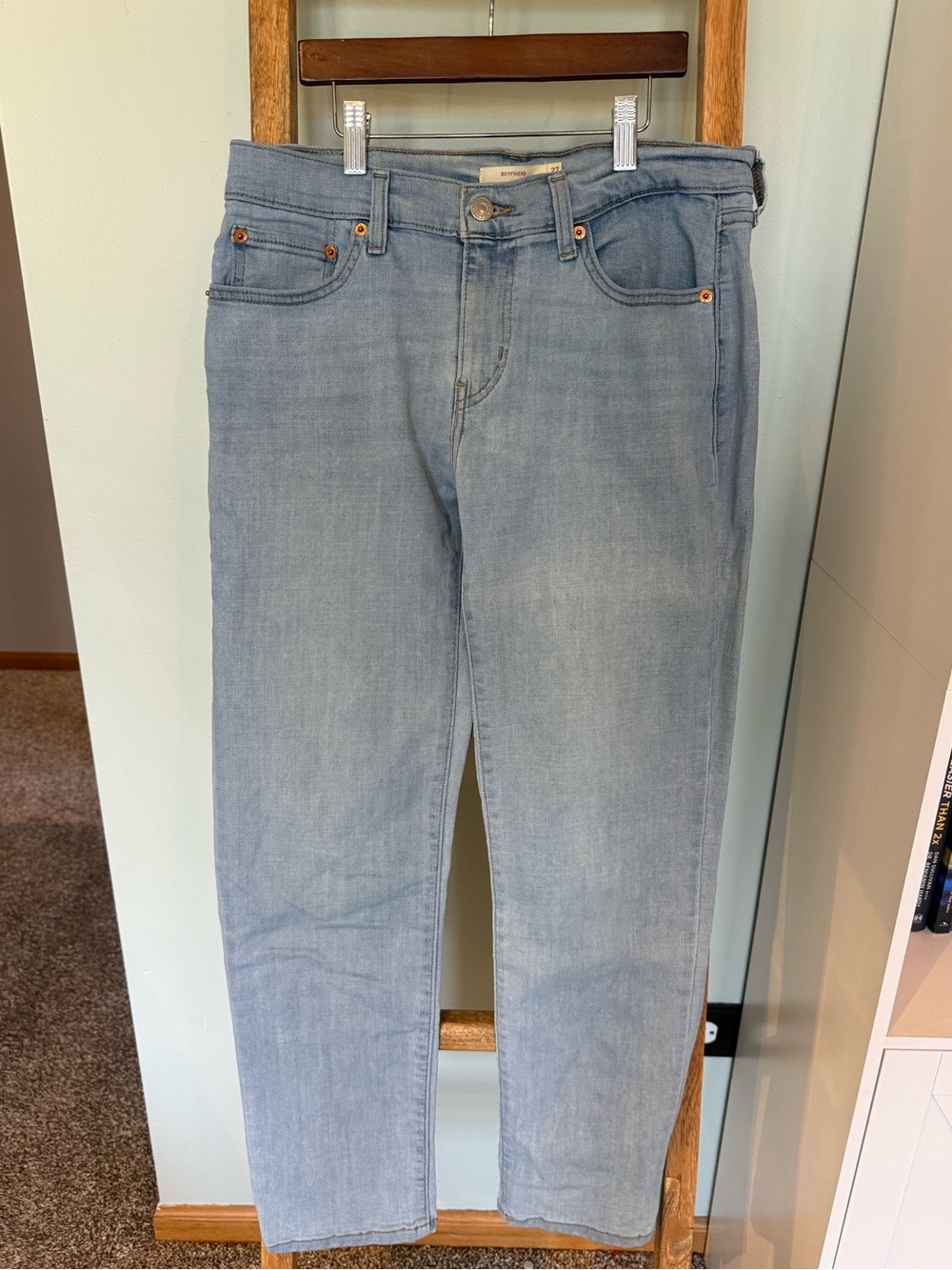 Levi’s Boyfriend Jeans Size 27 Light Wash Relaxed Straight Denim